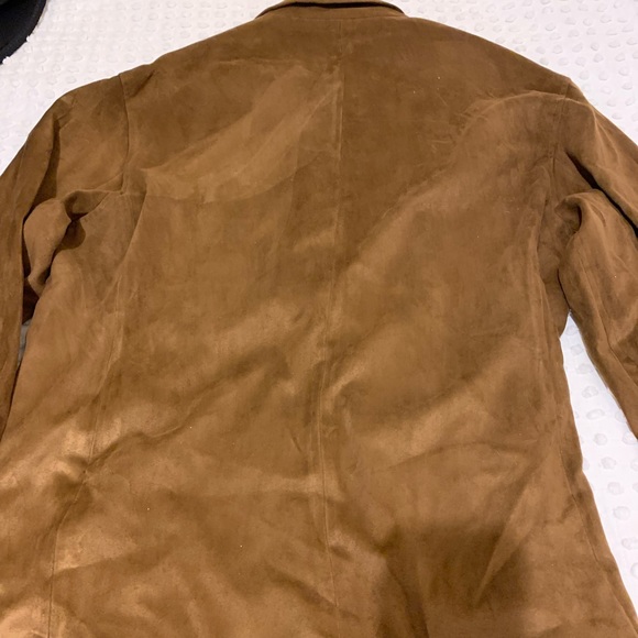 Suit - Picture 7 of 8